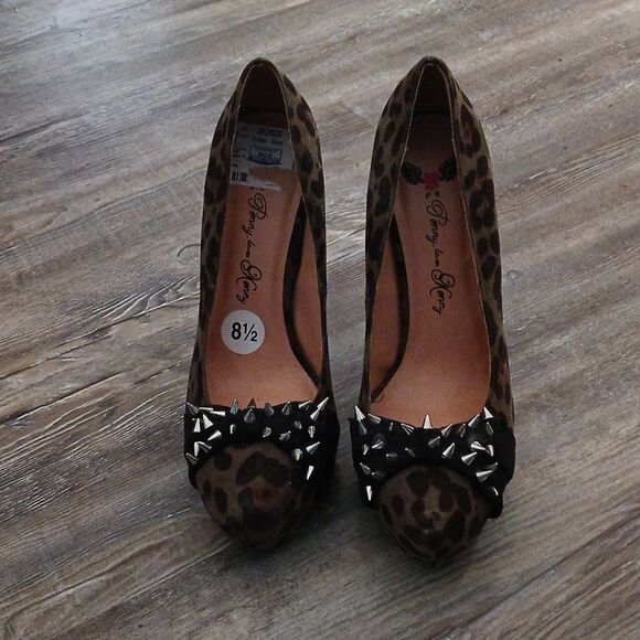 Penny Loves Kenny olive green leopard print spike 5.5" heels Sz 8.5 EUC - Picture 2 of 9